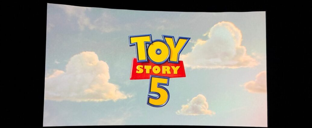 Toy Story 5 movie review featuring Woody, Buzz Lightyear, and Jessie at the movie theater.
