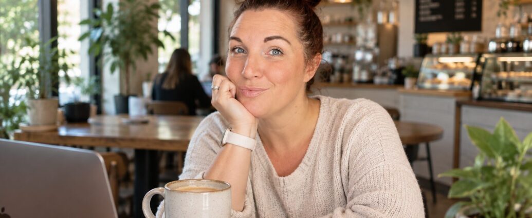 Jessica The Content Maven at a coffee shop working